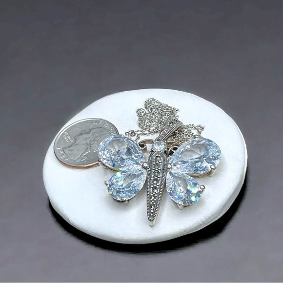 🌺Large Vintage Sterling Crystal Butterfly Necklace - Picture 3 of 13